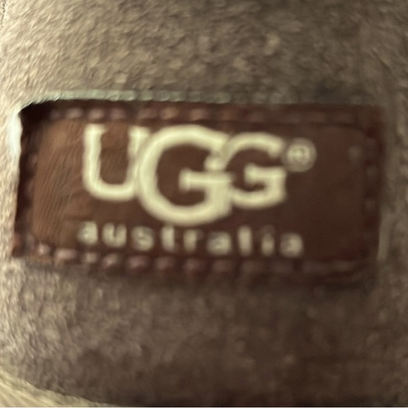 ORIGINAL DESIGN for these UGG Women's Classic Tall II Boots.. RARE🏴☠️
#musthave - Picture 3 of 10